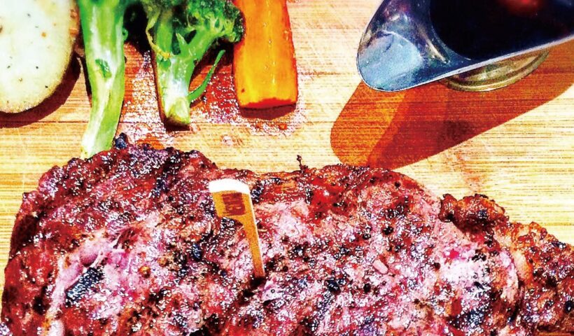 リトル東京の「多聞」でランチタイムにステーキを楽しみませんか。