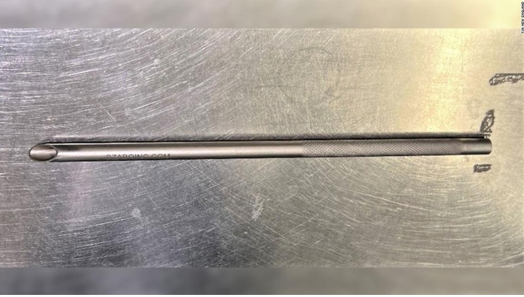 「吸血鬼のストロー」を機内に持ち込み、乗客逮捕　マサチューセッツ州では「鋭利な器具」の携行を禁止（5/1）