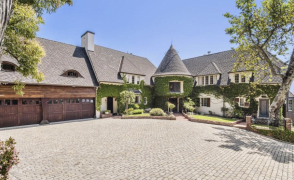 Los FelizのWalt Disney邸宅が月４万ドルで貸し出し　１９３２年建設の４ベッドルーム（6/13）