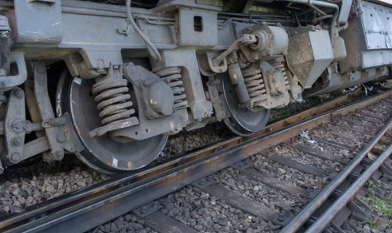 アムトラックとトラックが衝突、15人が病院搬送　ムーアパーク（6/29）