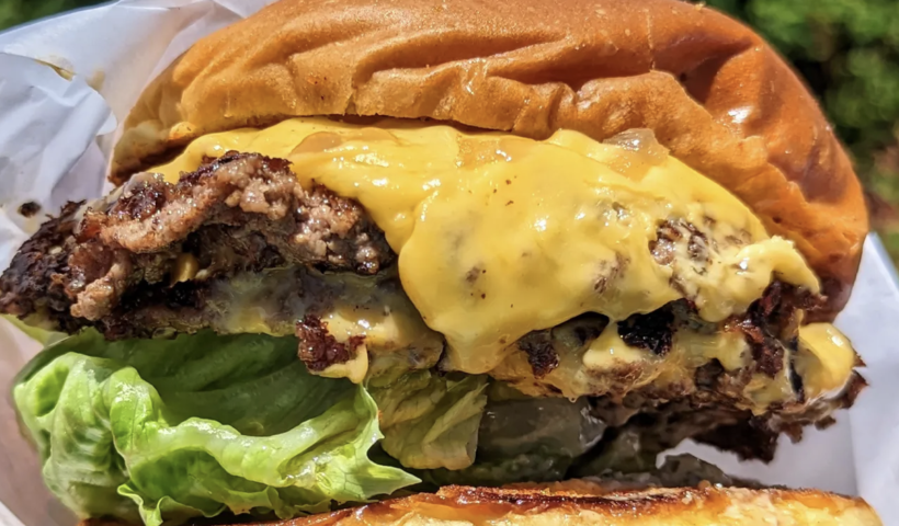 「美味しくてリーズナブル」スケッチャーズのFood Spotガーデナ店が話題！　オールビーフのホットドッグが2.50ドル（9/14）