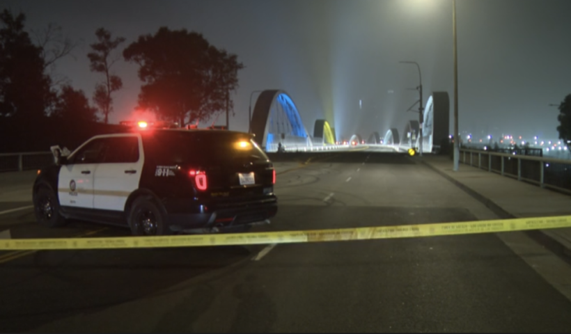 6th Street Bridgeで女性が複数回撃たれる（10/9）