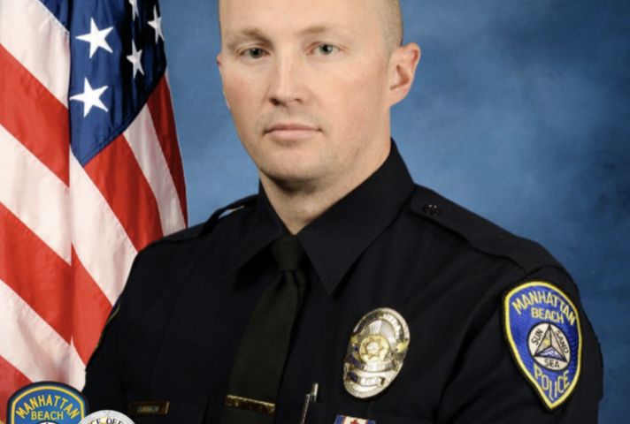 マンハッタン・ビーチ警察白バイ隊員　チャド・スワンソン巡査の葬儀（10/18）