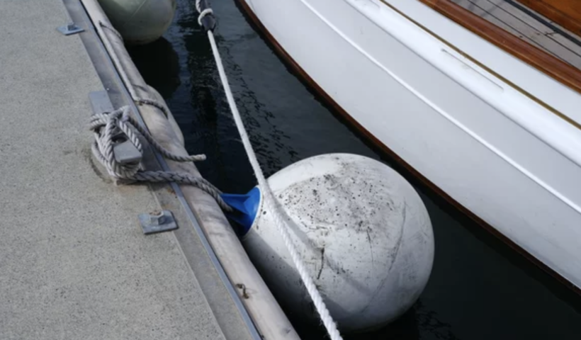 カリフォルニア沖でタンカーが小型漁船に衝突、5人が救助される　レドンドビーチ（10/16）