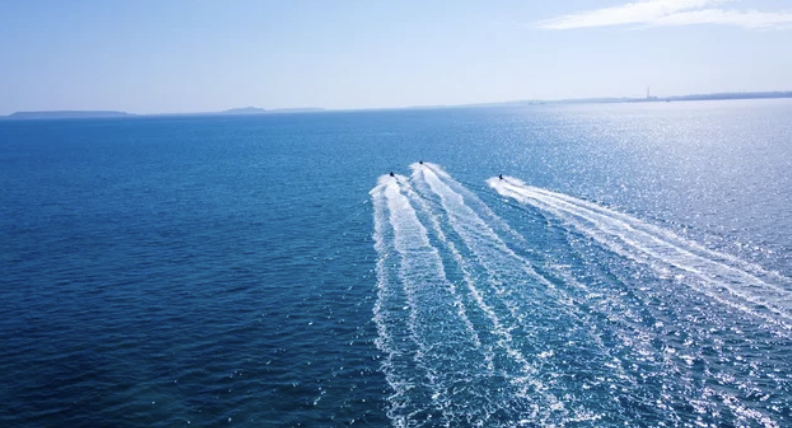 ベンチュラ郡のムグ岬沖　海中で遺体発見（11/2）