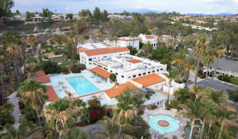 ムリエタ温泉リゾートが30年ぶりに再オープン　174客室と50のプール、浴槽など完備（1/17）