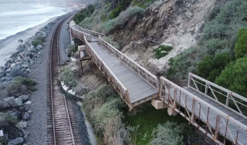 サンクレメンテの地滑が影響　アムトラックなど旅客列車の運行停止　オレンジ郡（1/25）