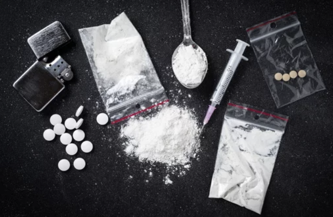 麻薬密売組織摘発　当局が＄１ミリオンの麻薬と＄30万の現金を押収（1/25）