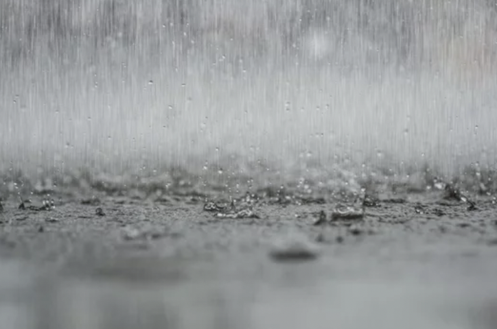 南カリフォルニアに激しい暴風雨　運転にも注意が必要（1/10）