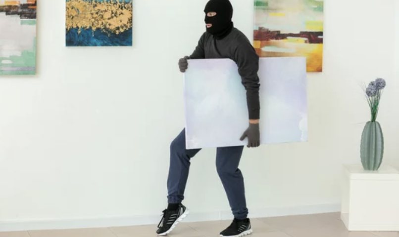 オレンジ・コースト・カレッジから5万ドル相当の毛沢東描いたアンディ・ウォーホルの版画が盗まれる（3/27）