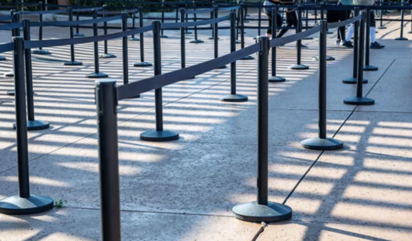 ナッツベリーファーム　列への割り込み取り締まり（6/6）