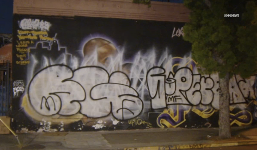 故コービー・ブライアントさんと娘を偲ぶ壁画に落書き　ダウンタウンLA（4/29）