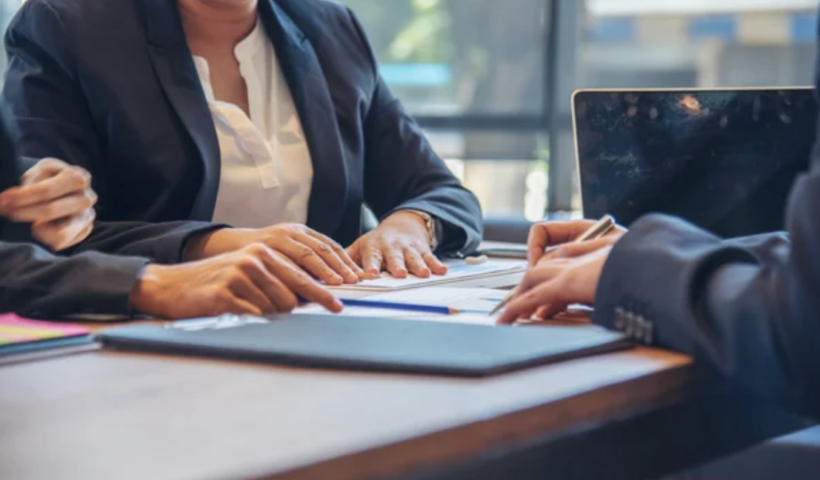 ロサンゼルスでグリーンカード面接中にICEに拘留されるケース増（12/2）