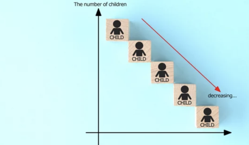 加州で公立学校の生徒数が７年連続で減少　ホームレスの生徒数は９％増加（5/22）