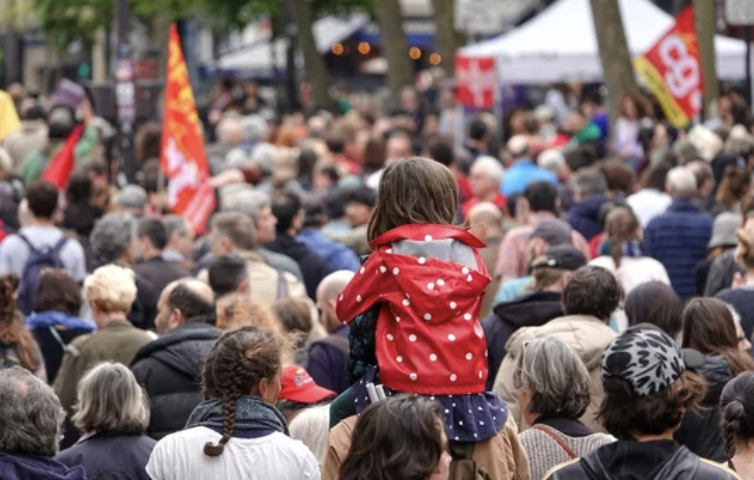 LAダウンタウンのメーデー集会に数千人が参加　労働者や移民の権利を主張（5/1）