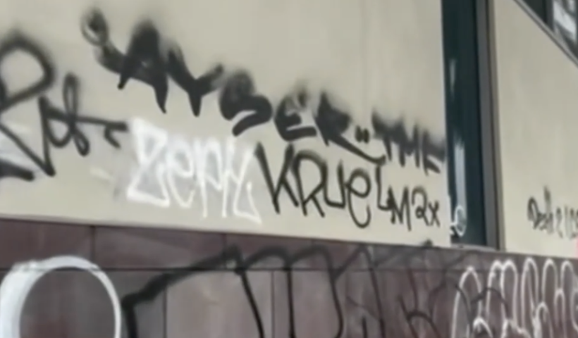 全米日系人博物館にも落書きが　平和的デモ参加者が掃除　リトル東京（6/12）