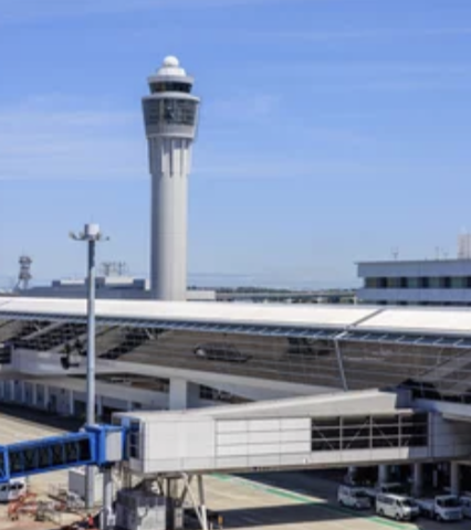 サウスウエスト航空のジェット機がバーバンク上空で空中衝突を回避するため急降下（7/25）