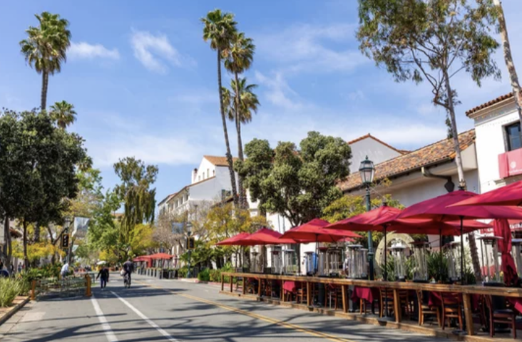 毎年恒例の「オールド・スパニッシュ・デイズ・フィエスタ」会場近くで刺傷事件発生　警察が容疑者を捜索　サンタバーバラ（8/1）