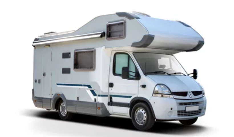 イートン火災の焼失地帯に多くのRV車　高級大型車からキャンピングカーまで　アルタデナ（9/16）