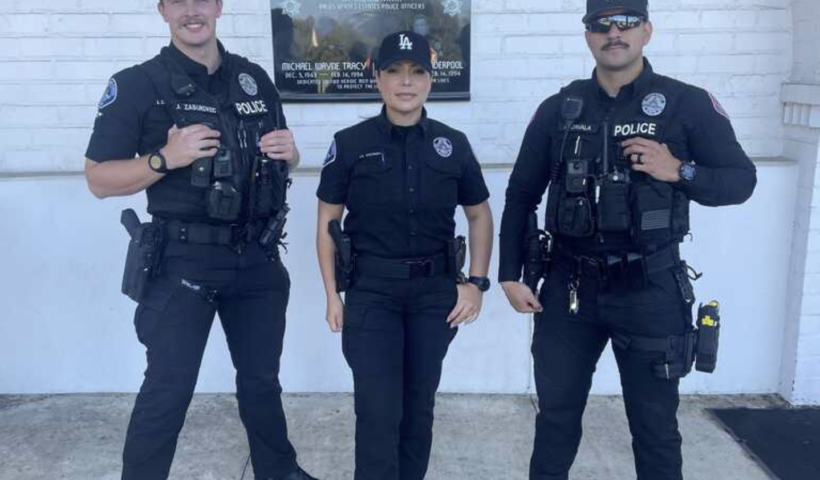 パロス・バーデス・エステーツ警察、ドジャースを応援「LA」のキャップをかぶって勤務（10/29）