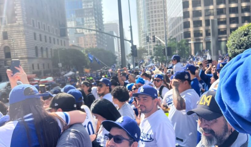 ドジャース優勝  ワールドシリーズ連覇！  パレードに22万5000人以上が集結（11/4）