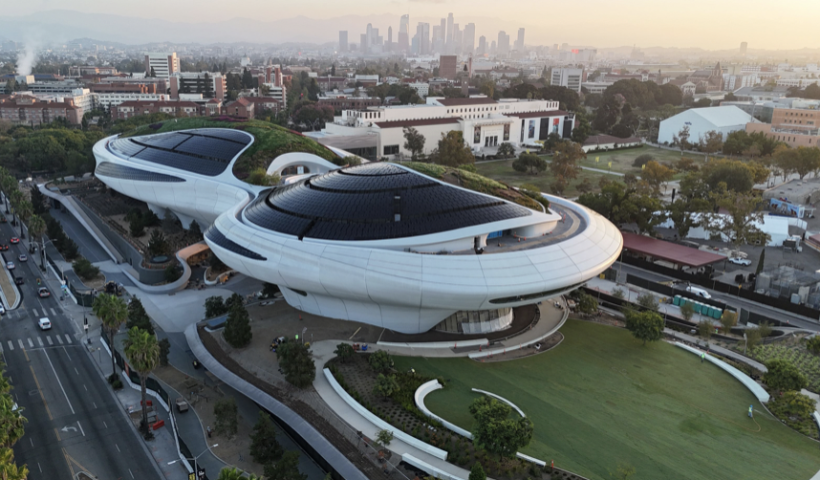 待望の「ルーカス・ミュージアム」が来年９月に開館　広さ30万平方フィート、劇場やカフェも（11/17）