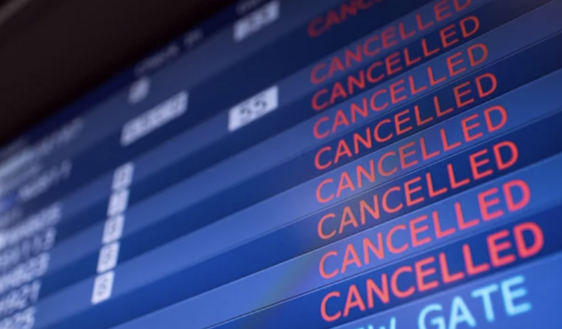 冬の嵐で飛行機が欠航になったら　払い戻し？　ホテル・食事は？　アメリカでの対処法（1/23）