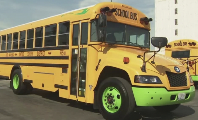 LA統一学校区、バッテリーシステムへの問題発見で電動バス180台を運行停止（2/20）