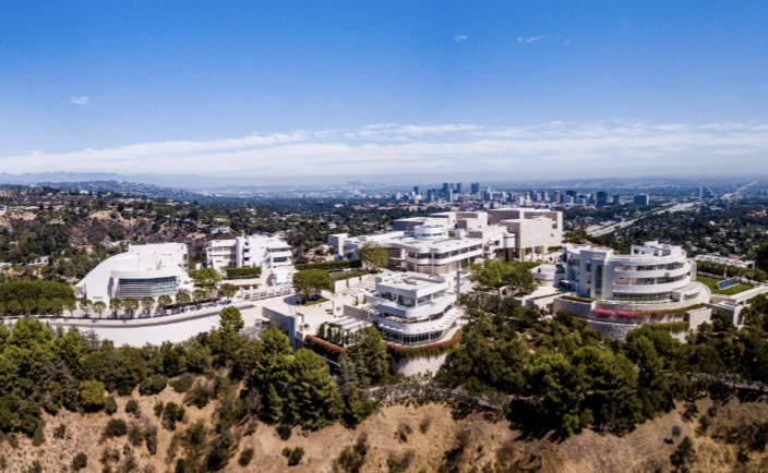 ゲッティ・センターとラ・ブレア・タールピッツ博物館、2028年オリンピックに向けた改修工事で一時閉館へ（4/9）