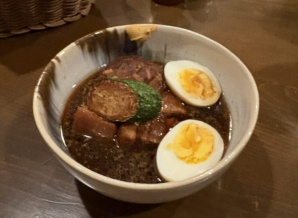 家庭料理のような豚の角煮 トーランスの日本食レストラン