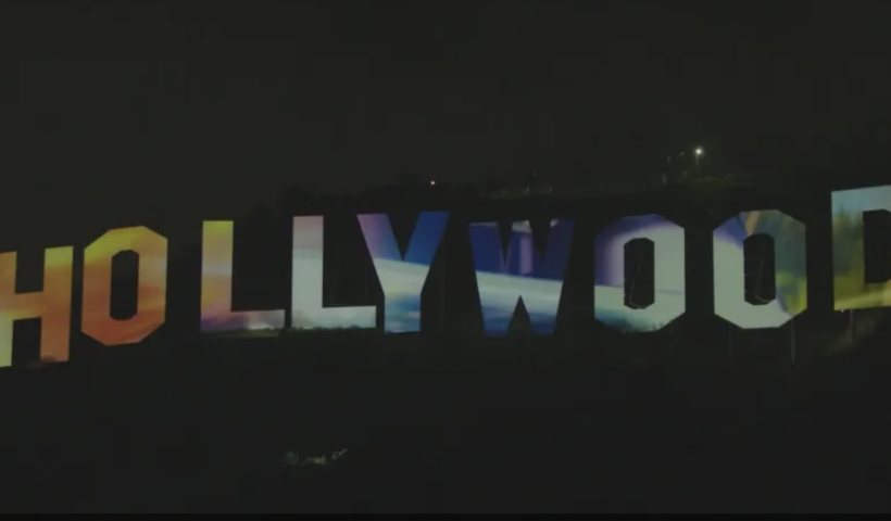 「いったい何が起きたの？」夜空に浮かび上がった「HOLLYWOOD」 あのハリウッドサインが、いつもと違う姿に！（9/21）