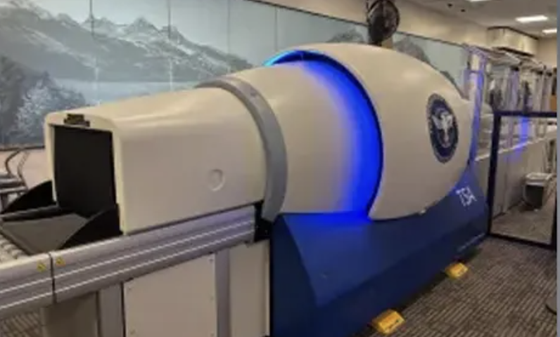 空港検査が変わる！　旅行前にバッグのサイズ確認を　TSA最新スキャナー導入で一部バッグは預け入れ対象に（9/30）